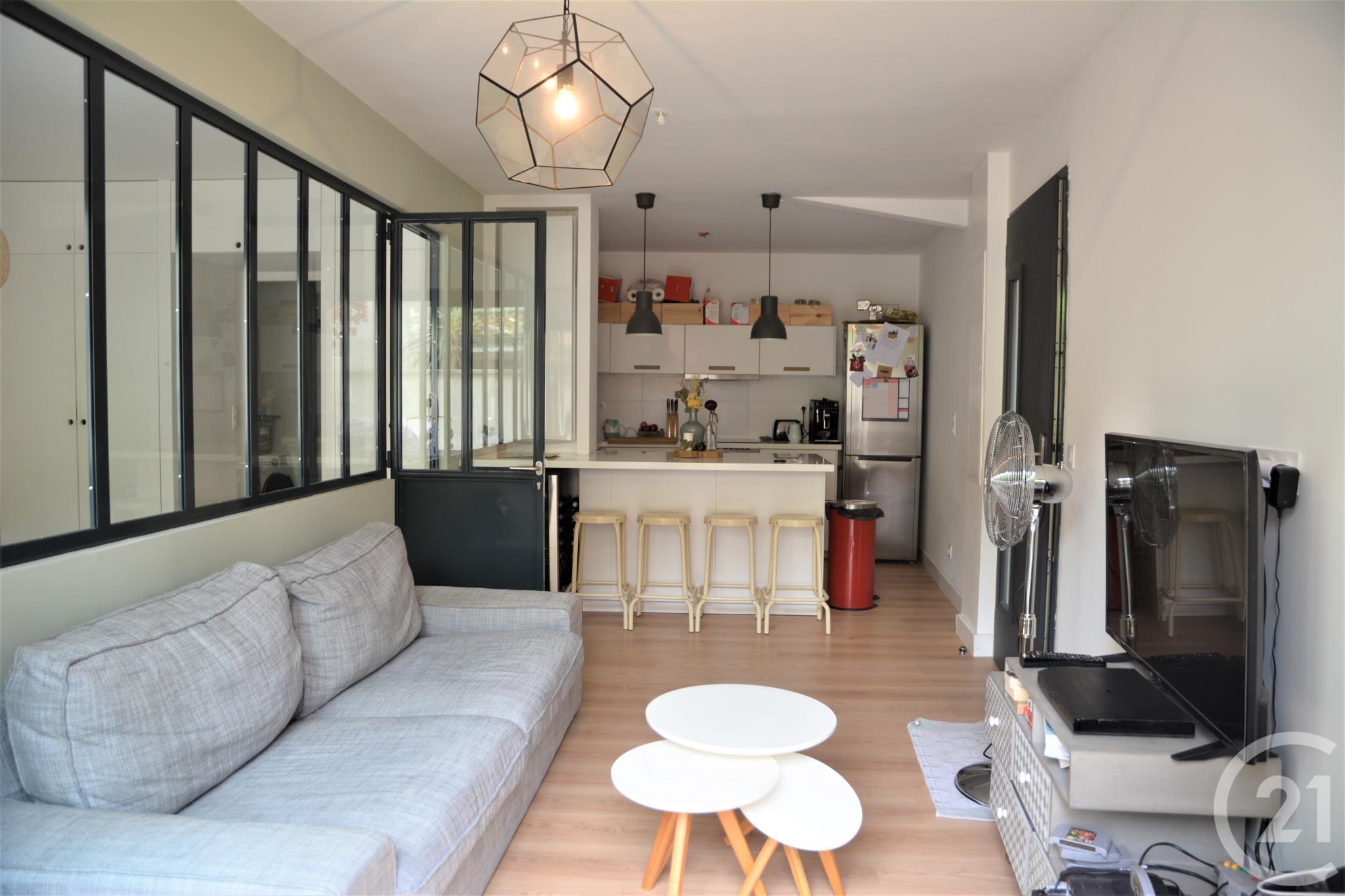 Appartement T2 à louer - 2 pièces - 37 m2 - BORDEAUX - 33 - AQUITAINE