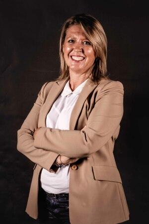 Karine LEONARD