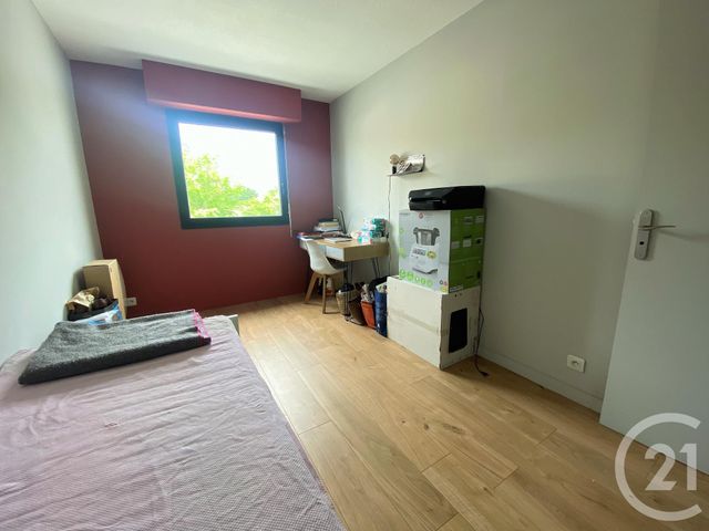 Appartement F3 à vendre - 3 pièces - 68.9 m2 - LE BOUSCAT - 33 - AQUITAINE - Century 21 Hesteda Appartement F3 à vendre - 3 pièces - 68.9 m2 - LE BOUSCAT - 33 - AQUITAINE - Century 21 Hesteda