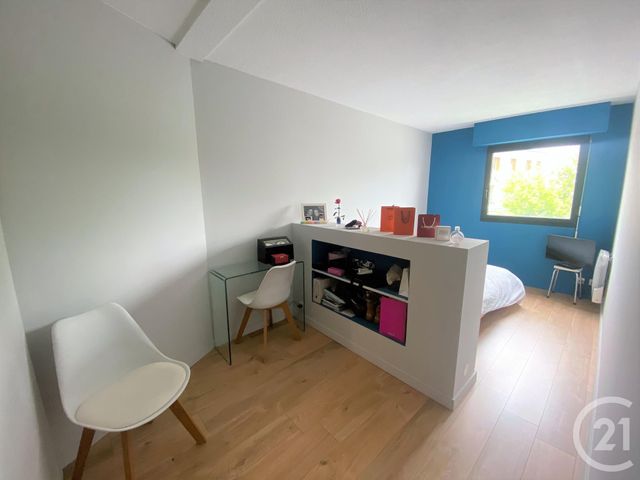 Appartement F3 à vendre - 3 pièces - 68.9 m2 - LE BOUSCAT - 33 - AQUITAINE - Century 21 Hesteda Appartement F3 à vendre - 3 pièces - 68.9 m2 - LE BOUSCAT - 33 - AQUITAINE - Century 21 Hesteda