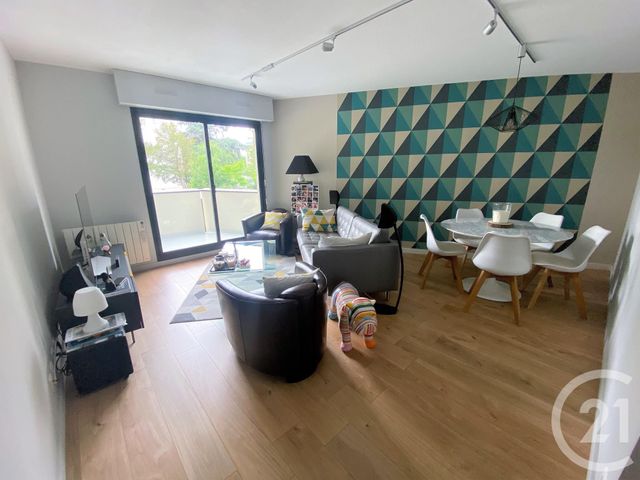 Appartement F3 à vendre - 3 pièces - 68.9 m2 - LE BOUSCAT - 33 - AQUITAINE - Century 21 Hesteda Appartement F3 à vendre - 3 pièces - 68.9 m2 - LE BOUSCAT - 33 - AQUITAINE - Century 21 Hesteda