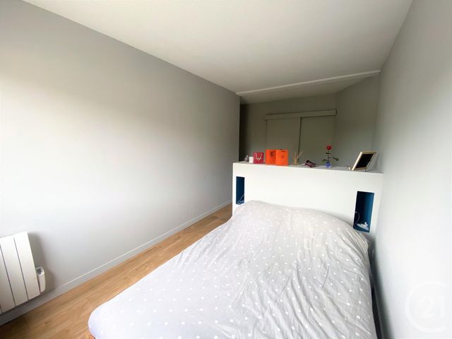 Appartement F3 à vendre - 3 pièces - 68.9 m2 - LE BOUSCAT - 33 - AQUITAINE - Century 21 Hesteda Appartement F3 à vendre - 3 pièces - 68.9 m2 - LE BOUSCAT - 33 - AQUITAINE - Century 21 Hesteda