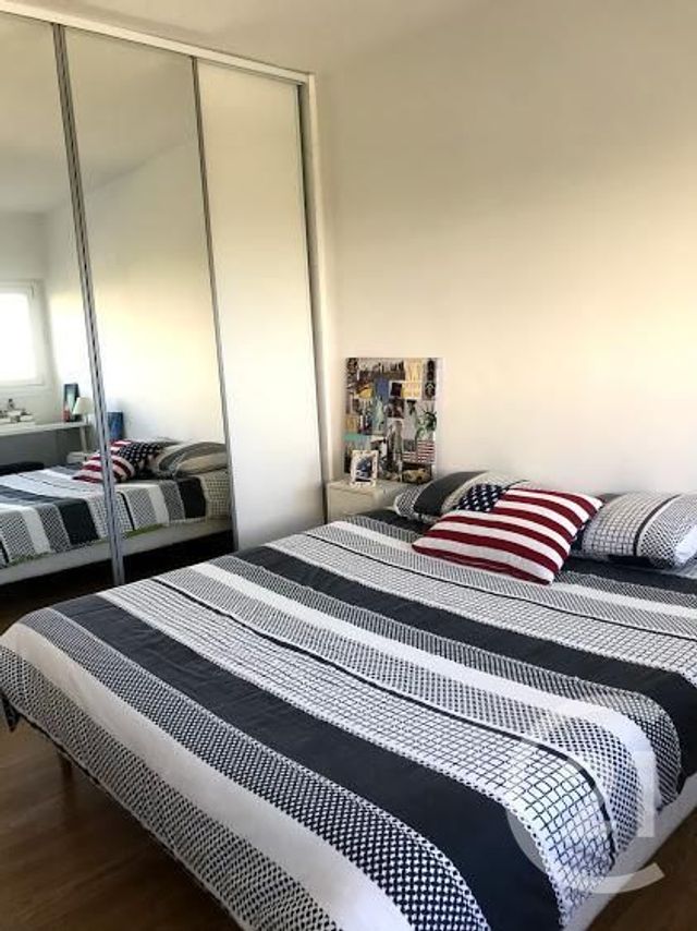 Appartement F4 à vendre - 4 pièces - 71.42 m2 - LE BOUSCAT - 33 - AQUITAINE - Century 21 Hesteda Appartement F4 à vendre - 4 pièces - 71.42 m2 - LE BOUSCAT - 33 - AQUITAINE - Century 21 Hesteda