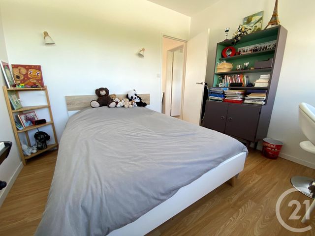 Appartement F4 à vendre - 4 pièces - 71.42 m2 - LE BOUSCAT - 33 - AQUITAINE - Century 21 Hesteda Appartement F4 à vendre - 4 pièces - 71.42 m2 - LE BOUSCAT - 33 - AQUITAINE - Century 21 Hesteda