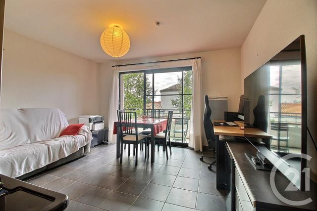 Appartement T3 à vendre - 3 pièces - 63.96 m2 - EYSINES - 33 - AQUITAINE - Century 21 Hesteda Appartement T3 à vendre - 3 pièces - 63.96 m2 - EYSINES - 33 - AQUITAINE - Century 21 Hesteda