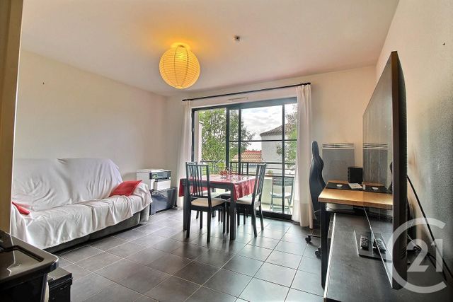 Appartement T3 à vendre - 3 pièces - 63.96 m2 - EYSINES - 33 - AQUITAINE - Century 21 Hesteda Appartement T3 à vendre - 3 pièces - 63.96 m2 - EYSINES - 33 - AQUITAINE - Century 21 Hesteda