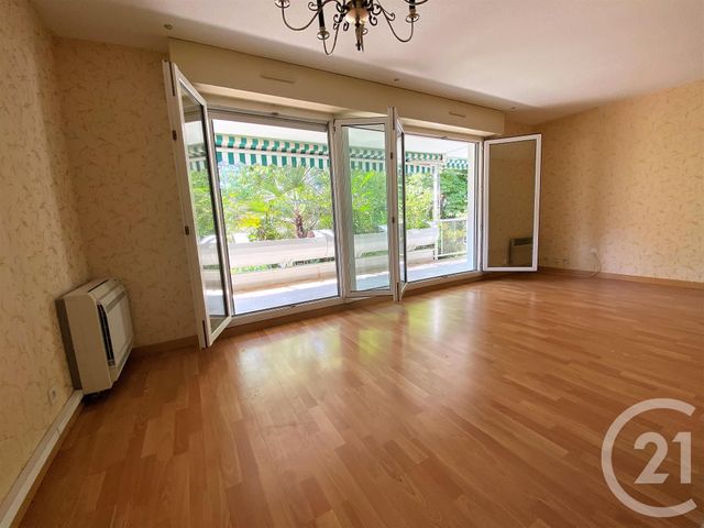 Afficher la photo en grand Appartement T3 à vendre - 3 pièces - 69.41 m2 - LE BOUSCAT - 33 - AQUITAINE - Century 21 Hesteda