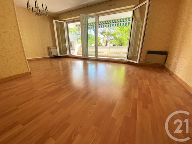 Afficher la photo en grand Appartement T3 à vendre - 3 pièces - 69.41 m2 - LE BOUSCAT - 33 - AQUITAINE - Century 21 Hesteda