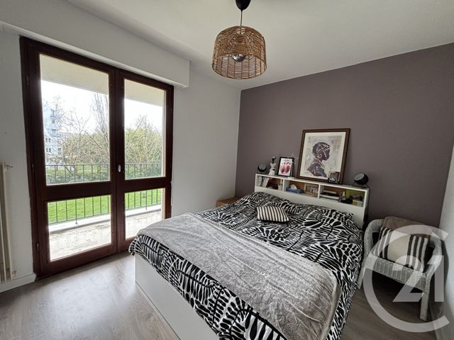 Appartement T4 à vendre - 4 pièces - 80.0 m2 - BRUGES - 33 - AQUITAINE - Century 21 Hesteda