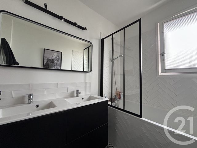 Appartement T4 à vendre - 4 pièces - 80.0 m2 - BRUGES - 33 - AQUITAINE - Century 21 Hesteda