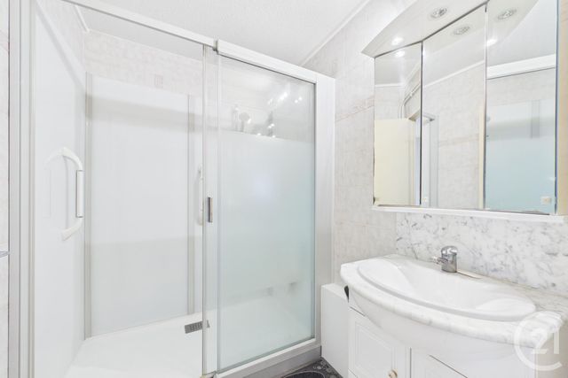 Appartement T3 à vendre - 3 pièces - 65.95 m2 - LE BOUSCAT - 33 - AQUITAINE - Century 21 Hesteda