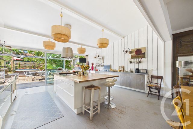 maison à vendre - 7 pièces - 181.71 m2 - LE BOUSCAT - 33 - AQUITAINE - Century 21 Hesteda