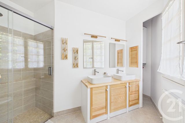 maison à vendre - 10 pièces - 245.0 m2 - EYSINES - 33 - AQUITAINE - Century 21 Hesteda