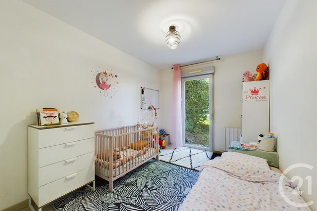 Afficher la photo en grand Appartement T3 à vendre - 3 pièces - 55.9 m2 - EYSINES - 33 - AQUITAINE - Century 21 Hesteda