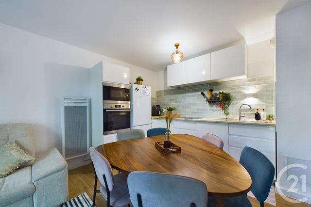 Afficher la photo en grand Appartement T3 à vendre - 3 pièces - 55.9 m2 - EYSINES - 33 - AQUITAINE - Century 21 Hesteda