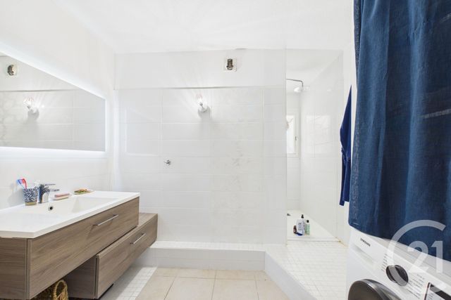 Appartement T3 à vendre - 3 pièces - 66.5 m2 - EYSINES - 33 - AQUITAINE - Century 21 Hesteda