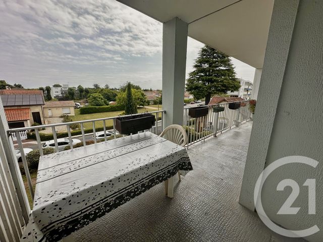 Appartement T3 à vendre - 3 pièces - 74.59 m2 - LE BOUSCAT - 33 - AQUITAINE - Century 21 Hesteda