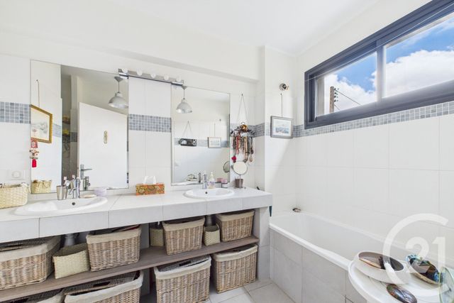 maison à vendre - 7 pièces - 237.32 m2 - LE BOUSCAT - 33 - AQUITAINE - Century 21 Hesteda