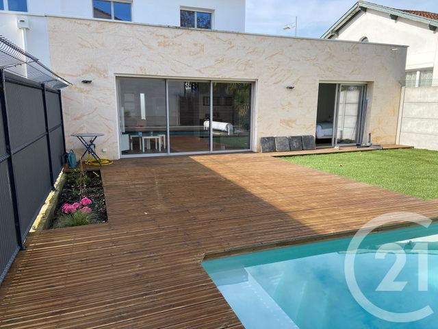 maison à louer - 7 pièces - 120.22 m2 - LE BOUSCAT - 33 - AQUITAINE - Century 21 Hesteda