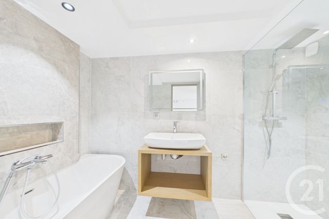 maison à louer - 7 pièces - 120.22 m2 - LE BOUSCAT - 33 - AQUITAINE - Century 21 Hesteda