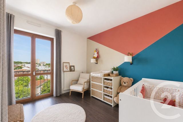 Appartement T3 à vendre - 3 pièces - 69.96 m2 - BRUGES - 33 - AQUITAINE - Century 21 Hesteda