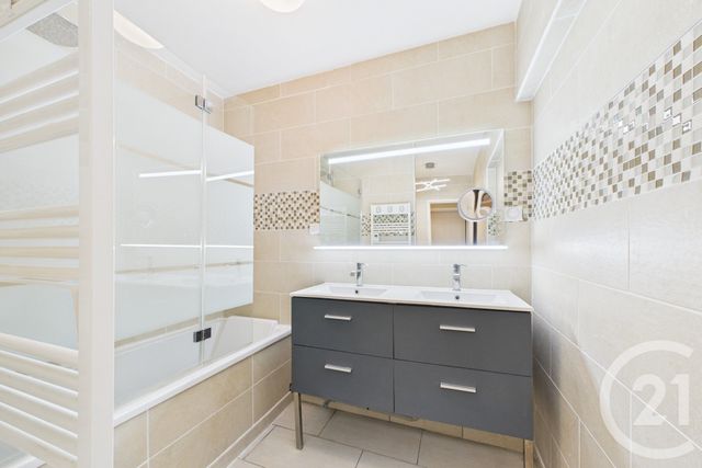 Appartement T4 à louer - 4 pièces - 86.82 m2 - MERIGNAC - 33 - AQUITAINE - Century 21 Hesteda