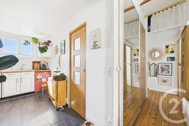Appartement T2 à louer - 2 pièces - 45.82 m2 - BORDEAUX - 33 - AQUITAINE - Century 21 Hesteda