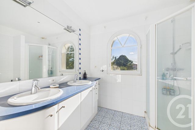 maison à vendre - 8 pièces - 227.0 m2 - BRUGES - 33 - AQUITAINE - Century 21 Hesteda