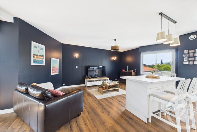 Appartement T3 à louer - 3 pièces - 78.71 m2 - BORDEAUX - 33 - AQUITAINE - Century 21 Hesteda