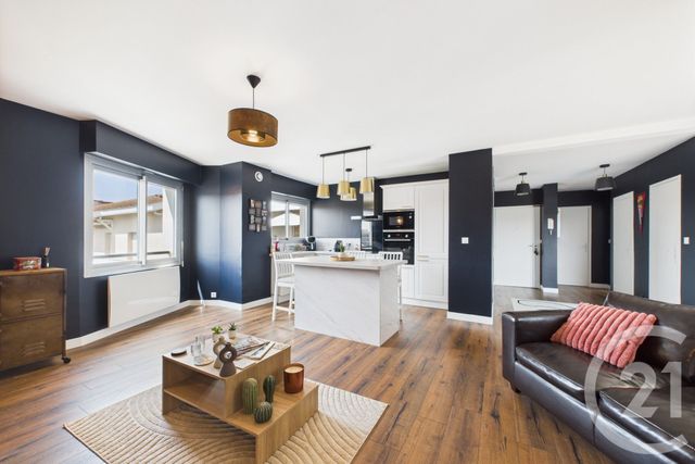 Appartement T3 à louer - 3 pièces - 78.71 m2 - BORDEAUX - 33 - AQUITAINE - Century 21 Hesteda