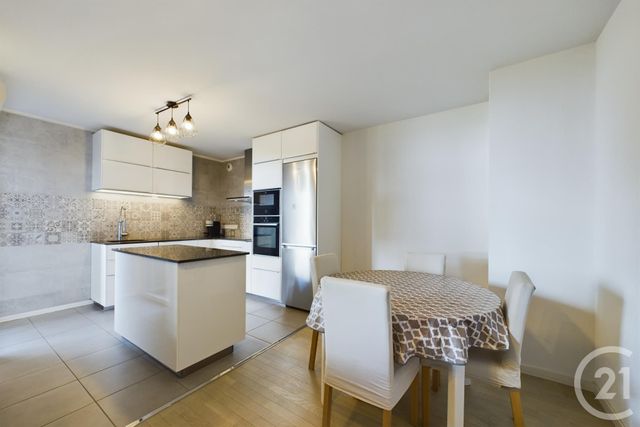 Appartement T4 à louer - 4 pièces - 79.64 m2 - BORDEAUX - 33 - AQUITAINE - Century 21 Hesteda