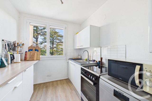 Appartement T4 à louer - 4 pièces - 80.18 m2 - LE BOUSCAT - 33 - AQUITAINE - Century 21 Hesteda