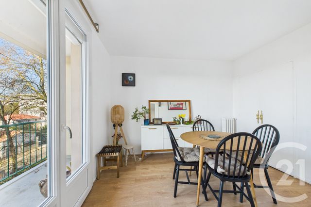 Appartement T4 à louer - 4 pièces - 80.18 m2 - LE BOUSCAT - 33 - AQUITAINE - Century 21 Hesteda