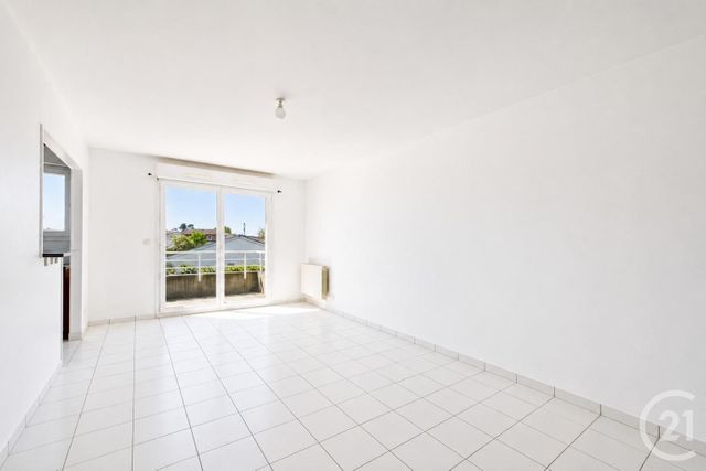 Appartement T3 à vendre - 3 pièces - 60.56 m2 - EYSINES - 33 - AQUITAINE - Century 21 Hesteda
