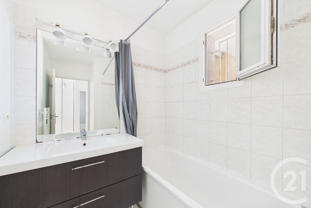 Appartement T3 à vendre - 3 pièces - 60.56 m2 - EYSINES - 33 - AQUITAINE - Century 21 Hesteda