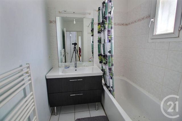 Appartement T3 à vendre - 3 pièces - 60.56 m2 - EYSINES - 33 - AQUITAINE - Century 21 Hesteda