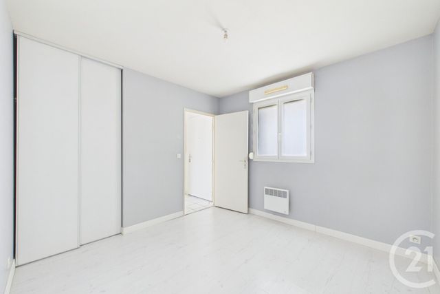 Appartement T3 à vendre - 3 pièces - 60.56 m2 - EYSINES - 33 - AQUITAINE - Century 21 Hesteda