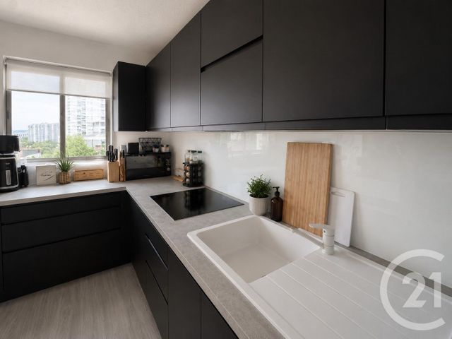Appartement T3 à vendre - 3 pièces - 62.85 m2 - LE BOUSCAT - 33 - AQUITAINE - Century 21 Hesteda