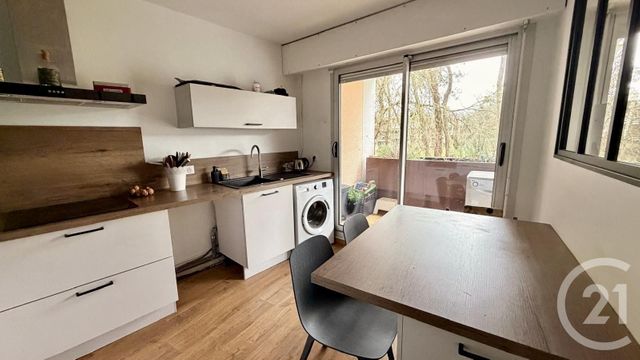 Appartement T4 à vendre - 4 pièces - 87.41 m2 - LE BOUSCAT - 33 - AQUITAINE - Century 21 Hesteda