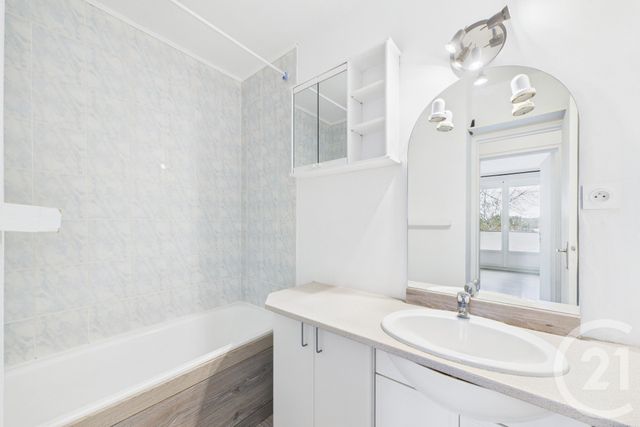 Appartement T2 à louer - 2 pièces - 56.77 m2 - BRUGES - 33 - AQUITAINE - Century 21 Hesteda