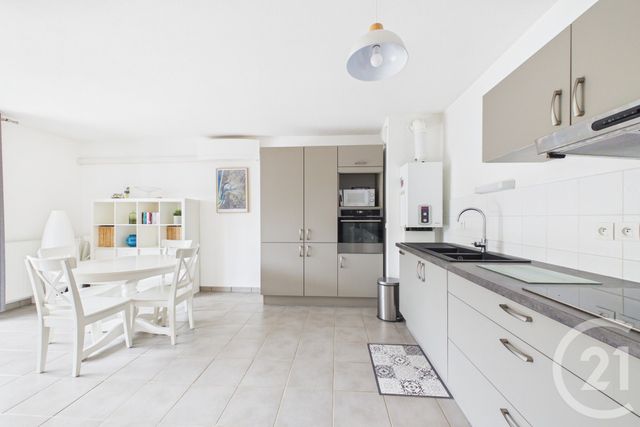 Appartement T3 à louer - 3 pièces - 61.69 m2 - LANTON - 33 - AQUITAINE - Century 21 Hesteda