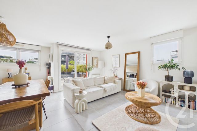 Appartement T3 à louer - 3 pièces - 70.25 m2 - BRUGES - 33 - AQUITAINE - Century 21 Hesteda