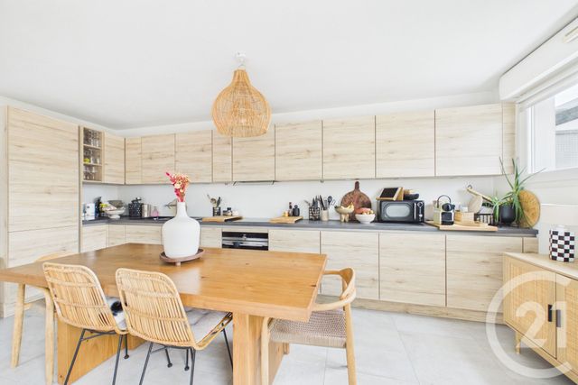 Appartement T3 à louer - 3 pièces - 70.25 m2 - BRUGES - 33 - AQUITAINE - Century 21 Hesteda