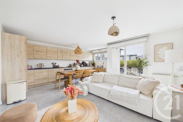 Appartement T3 à louer - 3 pièces - 70.25 m2 - BRUGES - 33 - AQUITAINE - Century 21 Hesteda