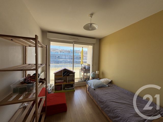 Appartement T3 à vendre - 3 pièces - 76.0 m2 - BRUGES - 33 - AQUITAINE - Century 21 Hesteda