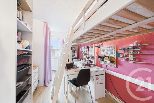 Appartement T5 à vendre - 5 pièces - 95.66 m2 - EYSINES - 33 - AQUITAINE - Century 21 Hesteda