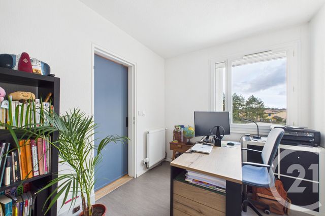 Appartement T5 à vendre - 5 pièces - 95.66 m2 - EYSINES - 33 - AQUITAINE - Century 21 Hesteda