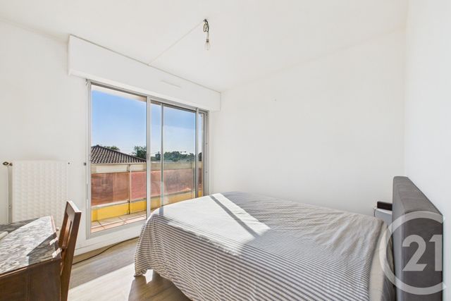 Appartement T3 à louer - 3 pièces - 77.59 m2 - BORDEAUX - 33 - AQUITAINE - Century 21 Hesteda