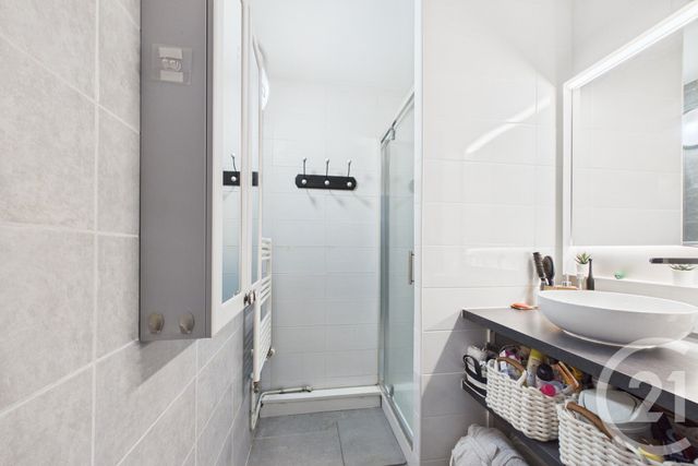 Appartement T2 à vendre - 2 pièces - 38.9 m2 - BRUGES - 33 - AQUITAINE - Century 21 Hesteda