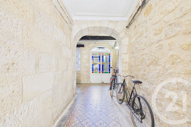Appartement T2 à louer - 3 pièces - 61.38 m2 - BORDEAUX - 33 - AQUITAINE - Century 21 Hesteda
